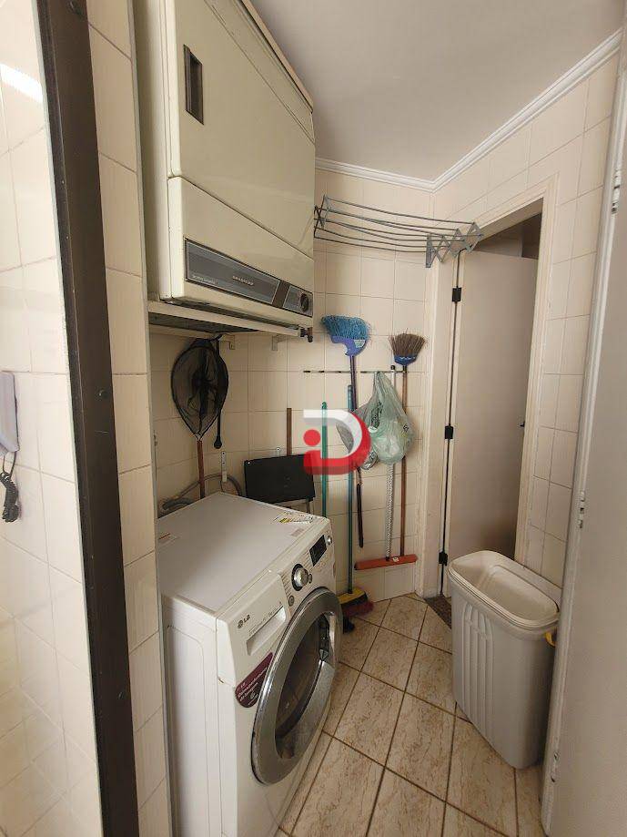 Apartamento para alugar com 3 quartos, 120m² - Foto 29