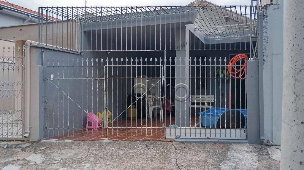 Casa à venda com 2 quartos, 74m² - Foto 1