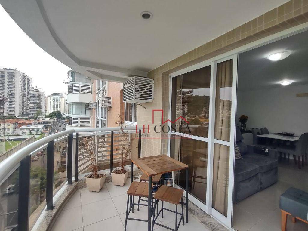 Apartamento à venda com 2 quartos, 70m² - Foto 4