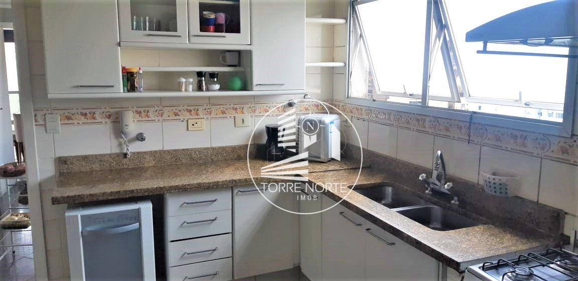 Apartamento à venda com 4 quartos, 240m² - Foto 29