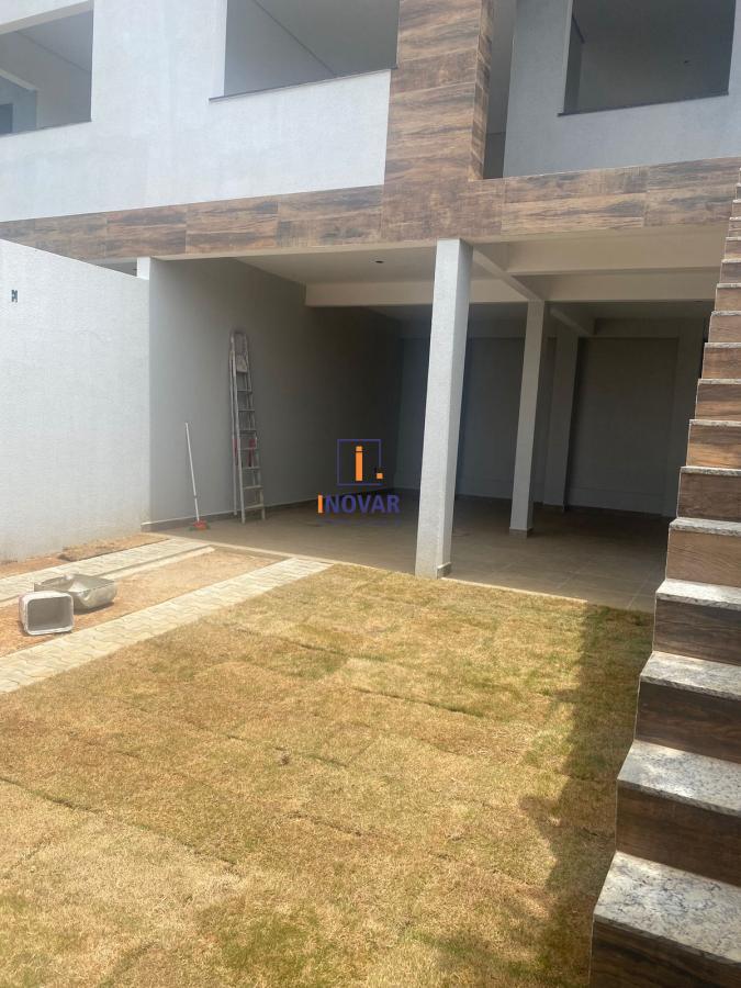 Casa à venda com 3 quartos, 235m² - Foto 18