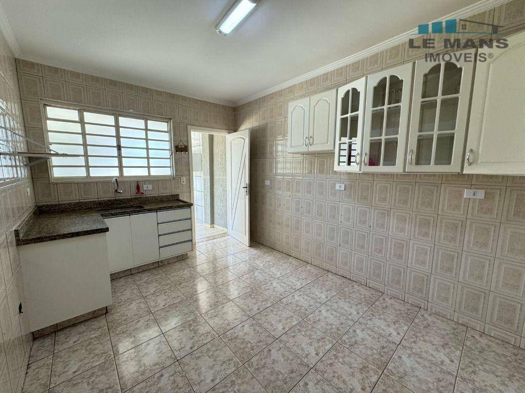 Casa à venda com 3 quartos, 200m² - Foto 28