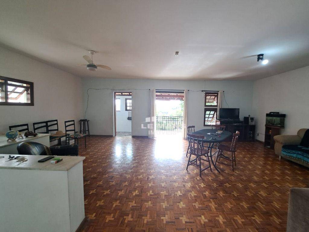 Casa, 4 quartos, 270 m² - Foto 4