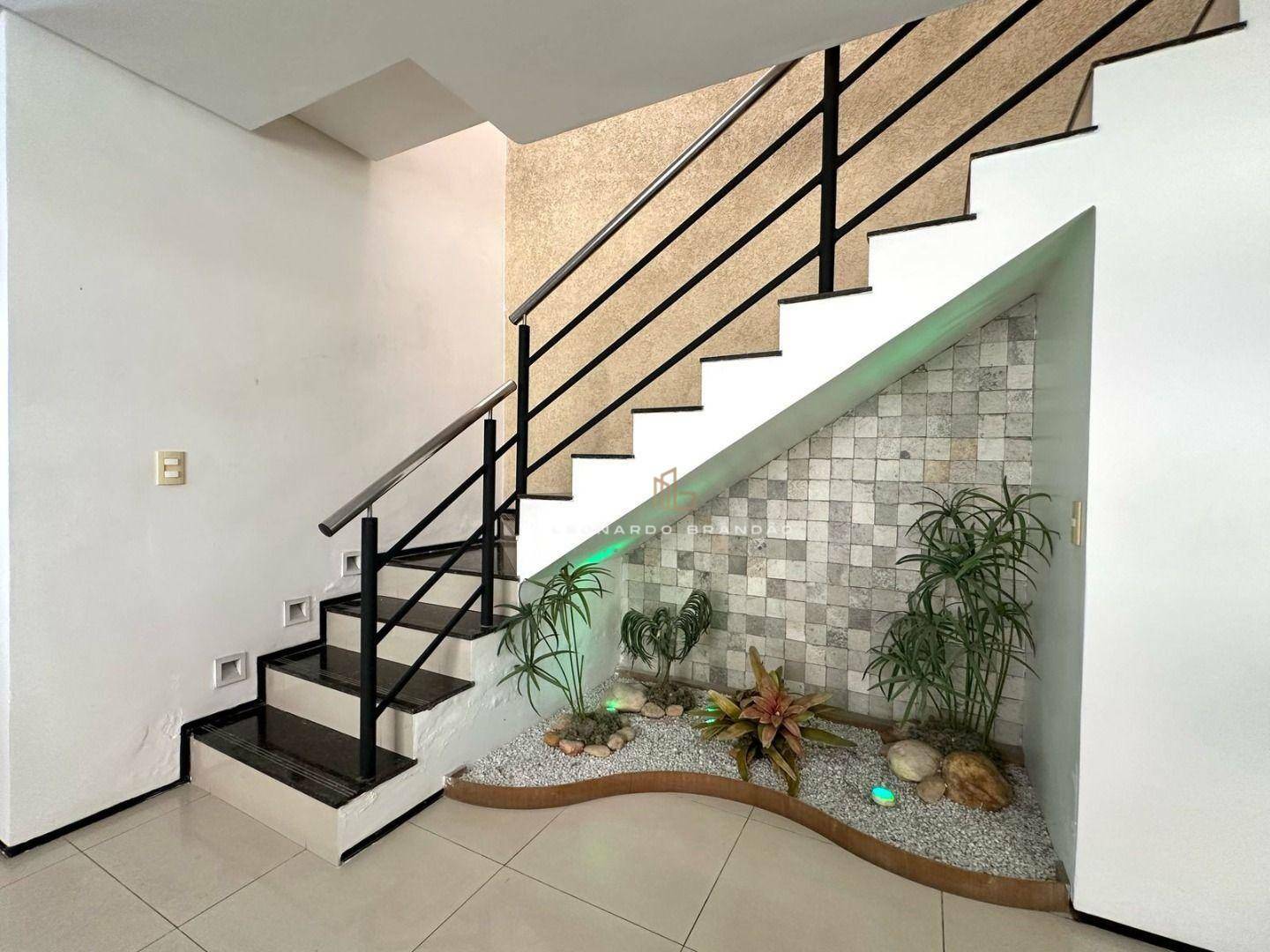 Casa à venda com 4 quartos, 240m² - Foto 16