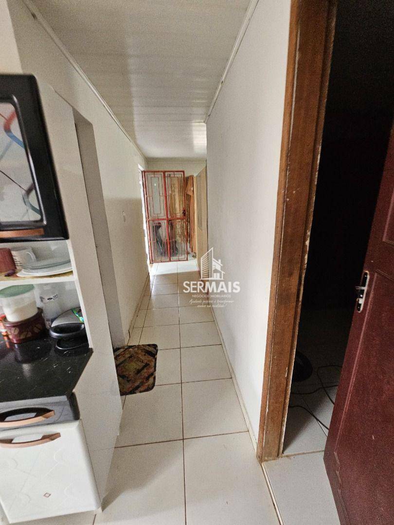 Casa à venda com 2 quartos, 250m² - Foto 1