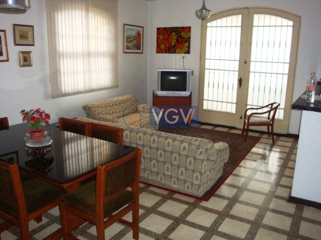 Casa à venda e aluguel com 5 quartos, 400m² - Foto 3