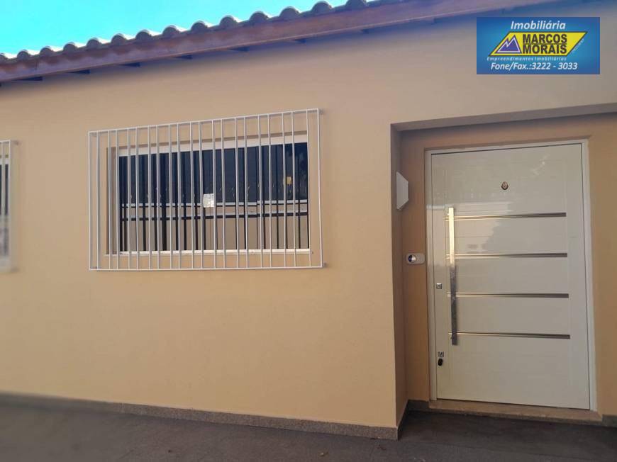 Casa à venda com 4 quartos, 350m² - Foto 2