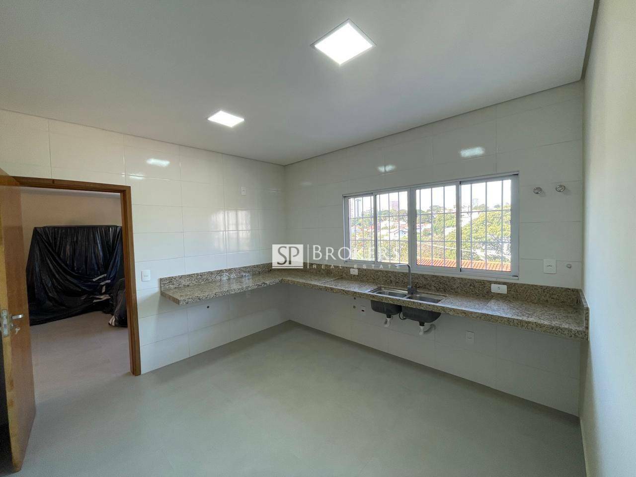 Casa à venda com 4 quartos, 350m² - Foto 11