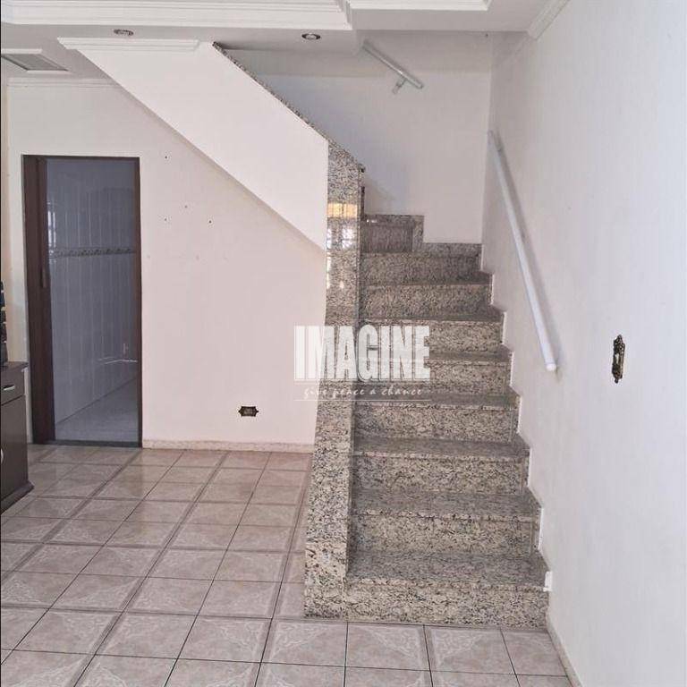 Sobrado para alugar com 2 quartos, 100m² - Foto 2