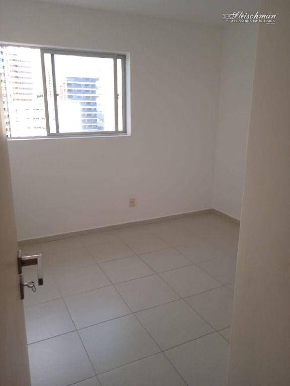 Apartamento para alugar com 3 quartos, 122m² - Foto 11