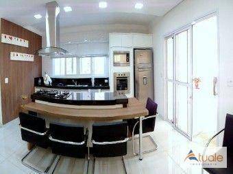 Casa de Condomínio à venda com 3 quartos, 207m² - Foto 3