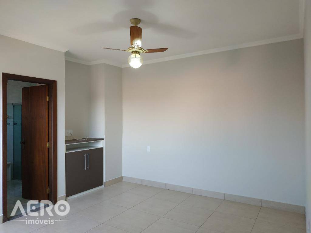 Casa à venda com 3 quartos, 180m² - Foto 15