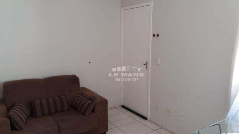 Apartamento à venda com 2 quartos, 46m² - Foto 3