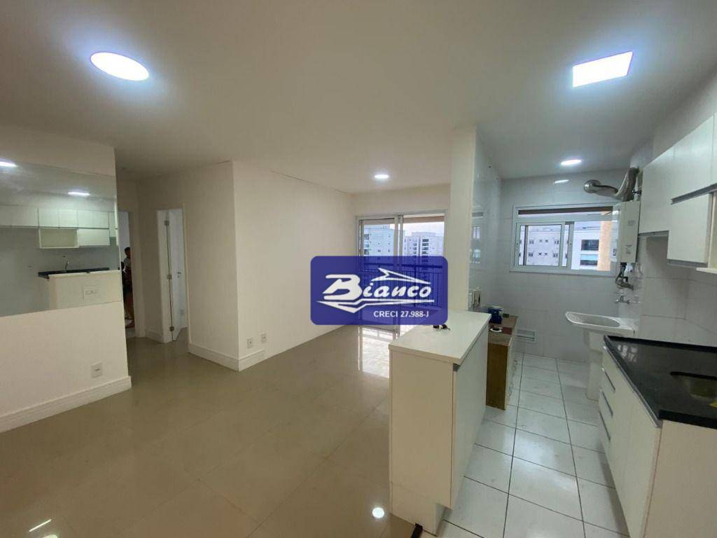 Apartamento para alugar com 2 quartos, 65m² - Foto 32