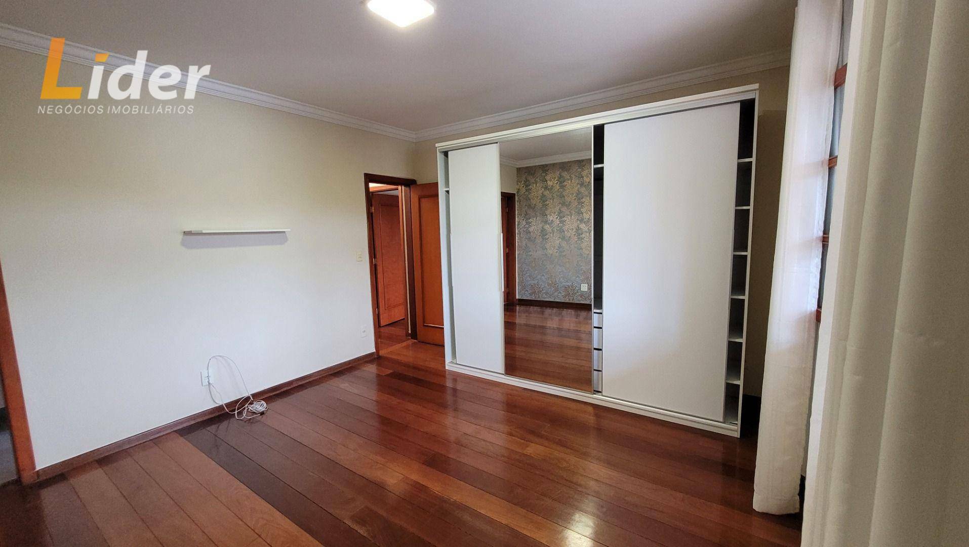 Casa à venda com 4 quartos, 279m² - Foto 31