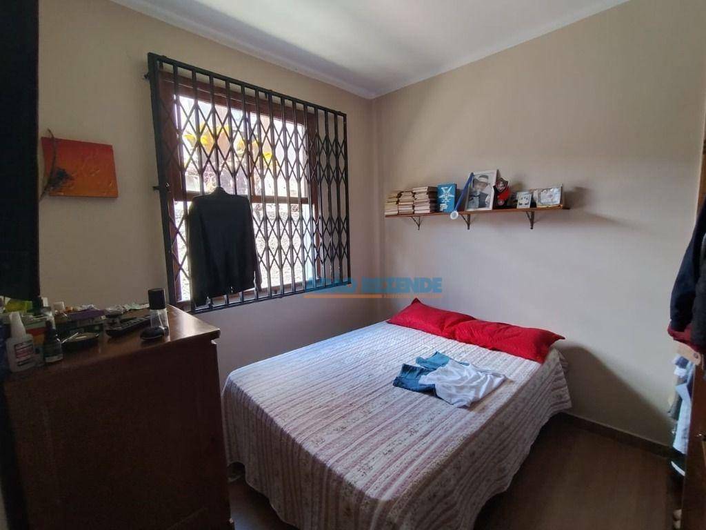 Casa à venda com 4 quartos, 221m² - Foto 23