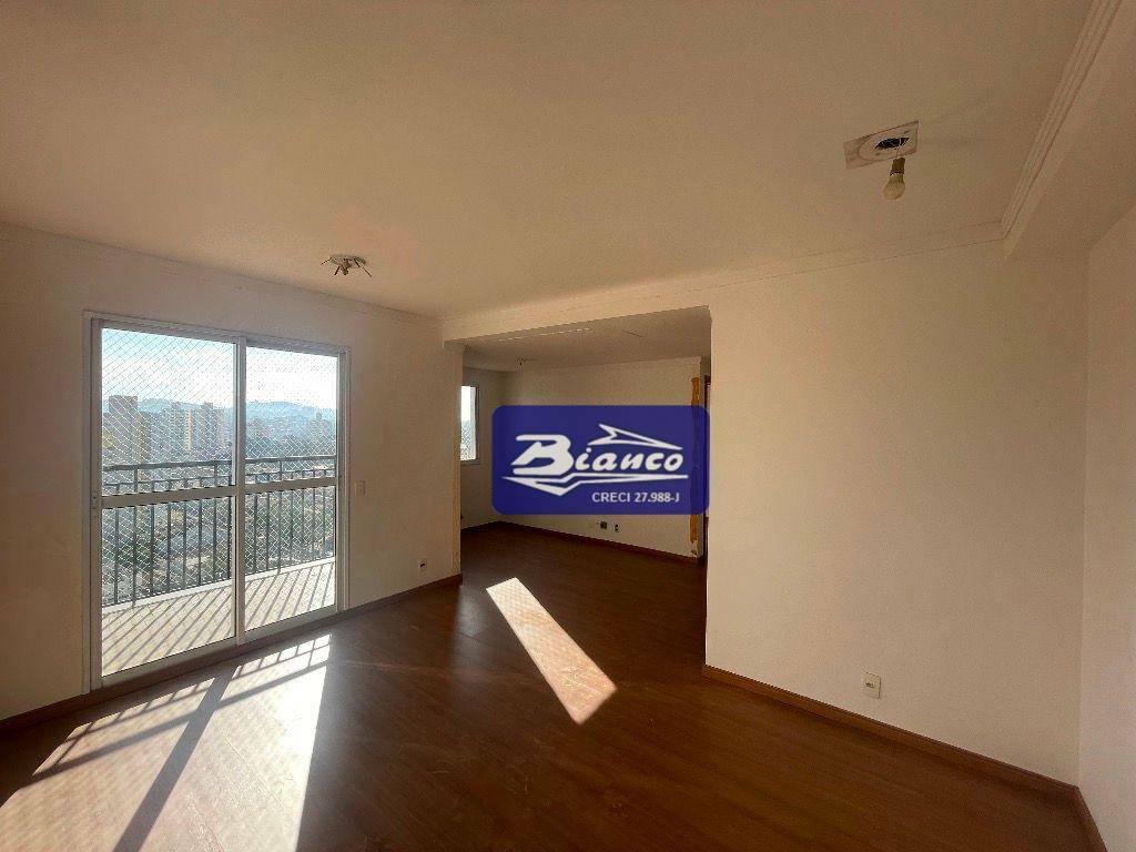 Apartamento à venda com 2 quartos, 67m² - Foto 2