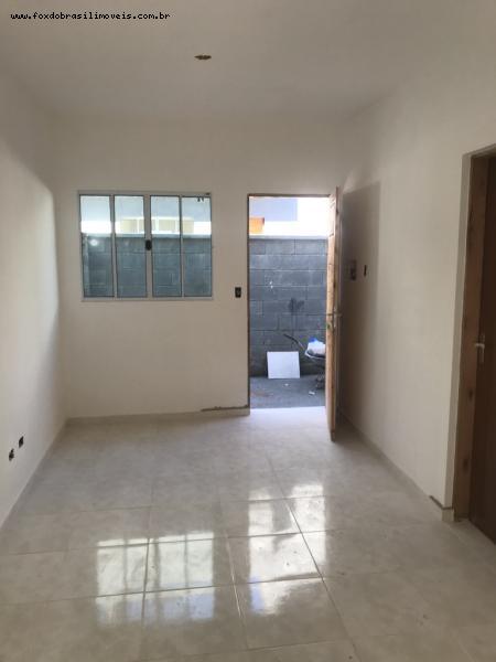 Casa à venda com 2 quartos, 45m² - Foto 13