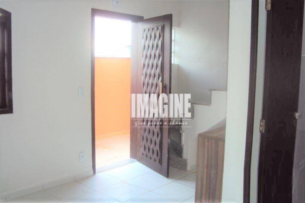 Sobrado à venda com 3 quartos, 90m² - Foto 2