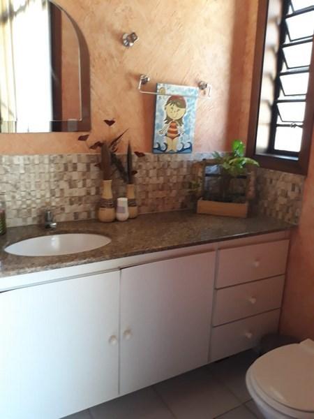 Casa de Condomínio à venda e aluguel com 3 quartos, 300m² - Foto 17