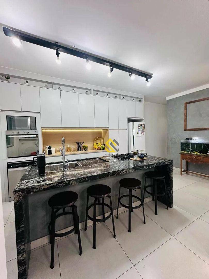 Casa à venda e aluguel com 2 quartos, 170m² - Foto 6