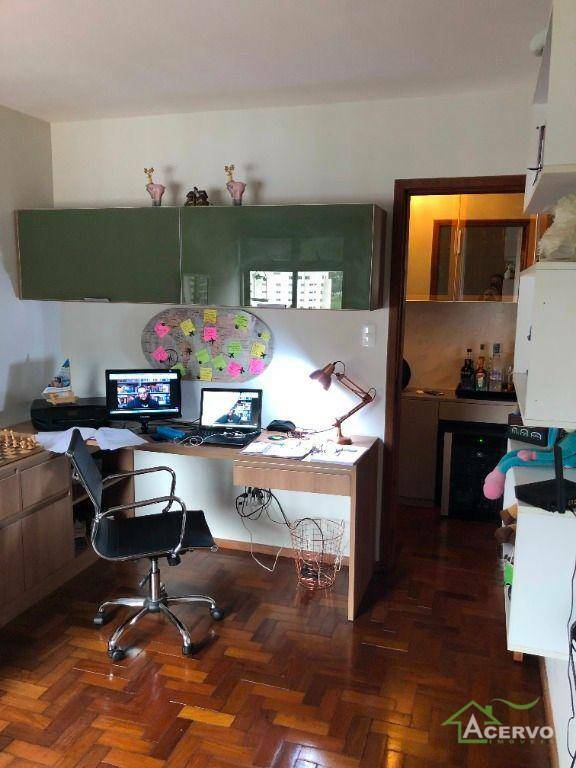 Apartamento à venda com 3 quartos, 115m² - Foto 11