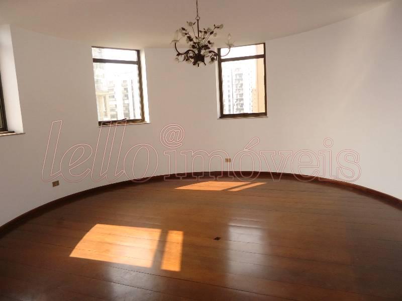 Apartamento para alugar com 3 quartos, 310m² - Foto 4