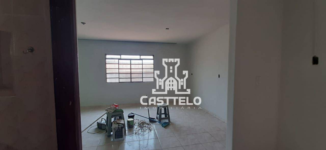 Casa à venda com 3 quartos, 200m² - Foto 2