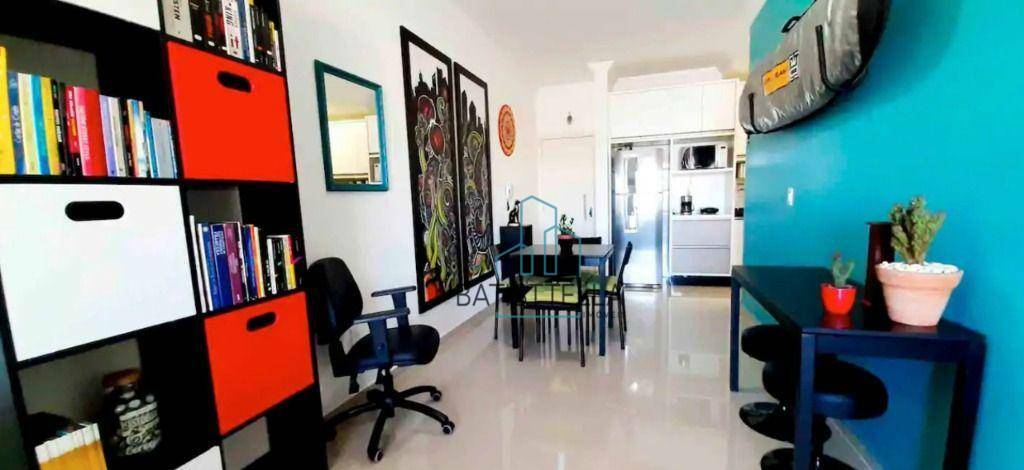 Apartamento à venda com 2 quartos, 64m² - Foto 3