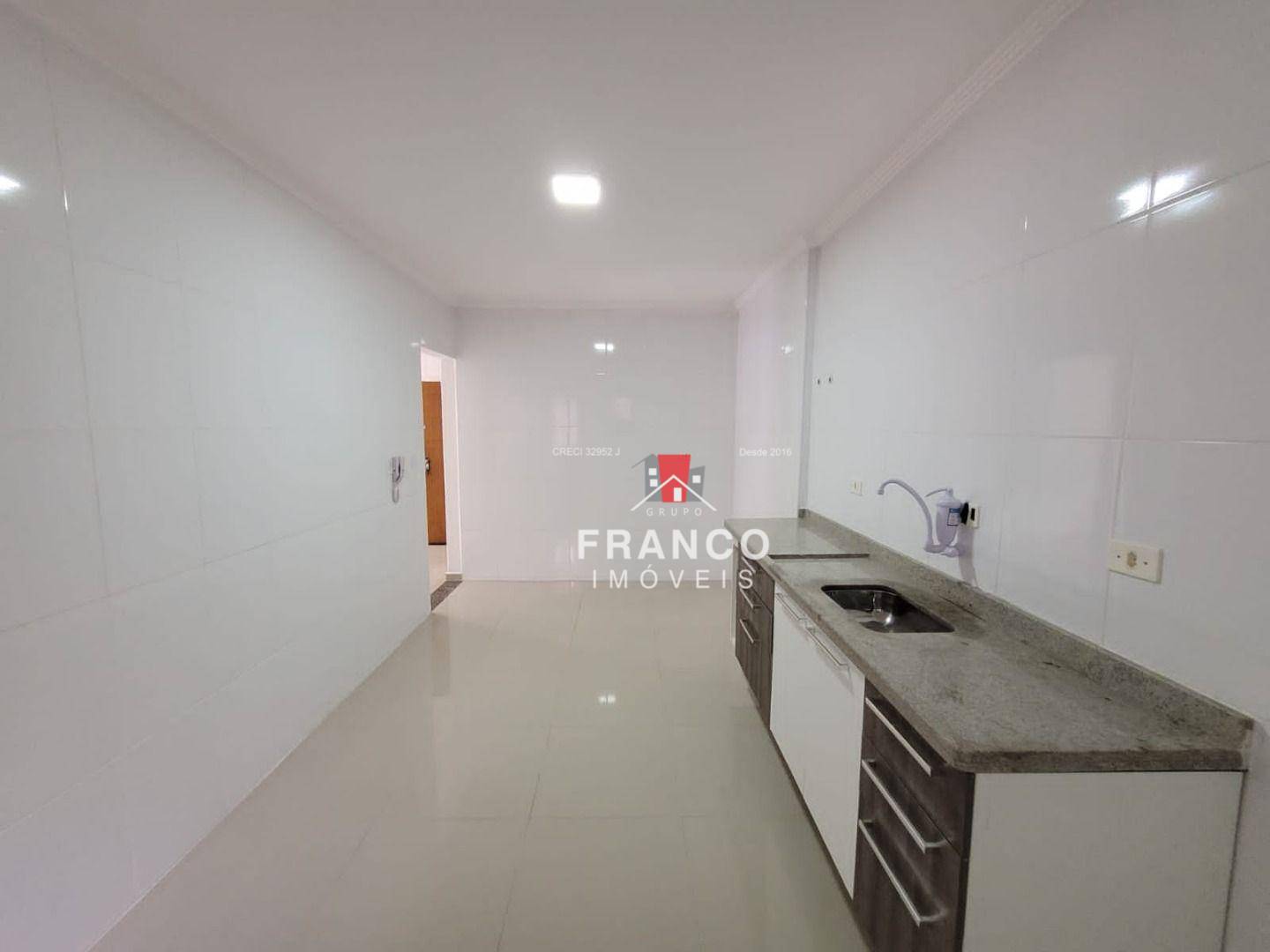 Apartamento à venda com 3 quartos, 103m² - Foto 7