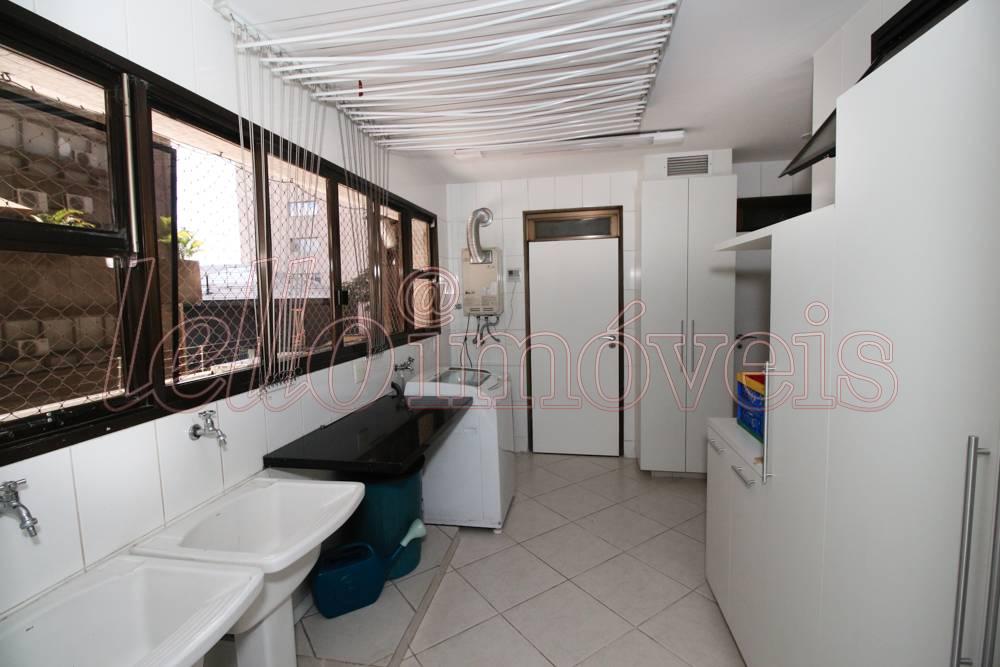 Apartamento à venda com 3 quartos, 240m² - Foto 32