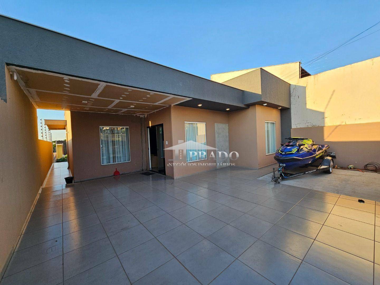 Casa à venda com 2 quartos, 108m² - Foto 2