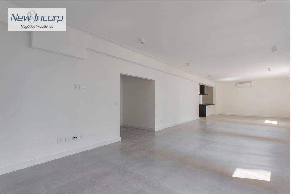 Apartamento à venda com 3 quartos, 225m² - Foto 1