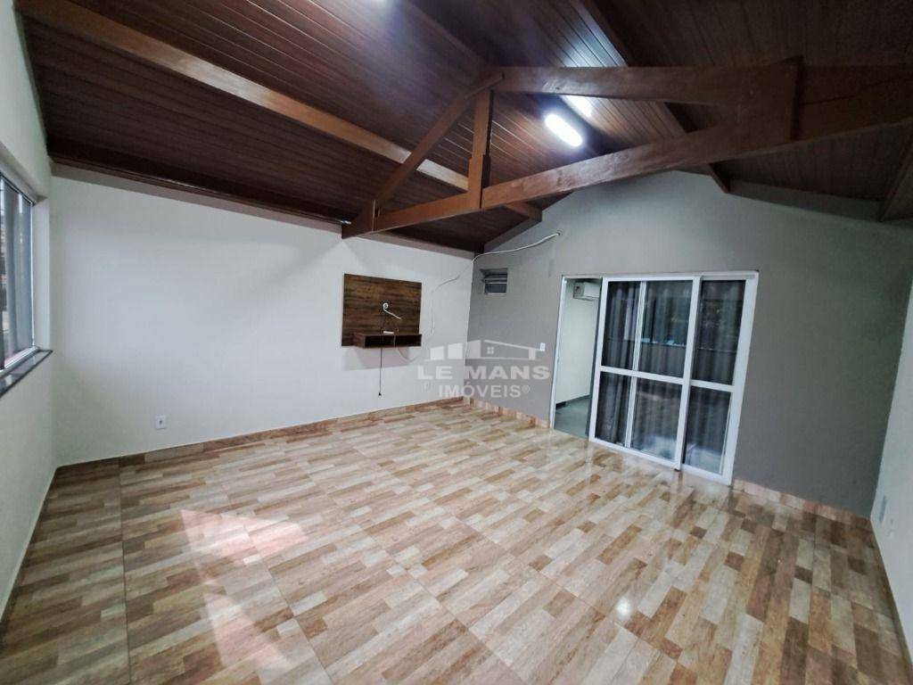 Casa à venda com 2 quartos, 110m² - Foto 12