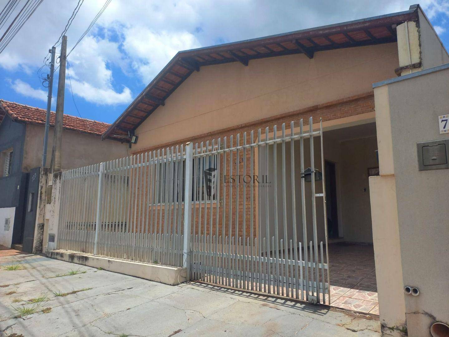 Casa à venda com 2 quartos, 190m² - Foto 1