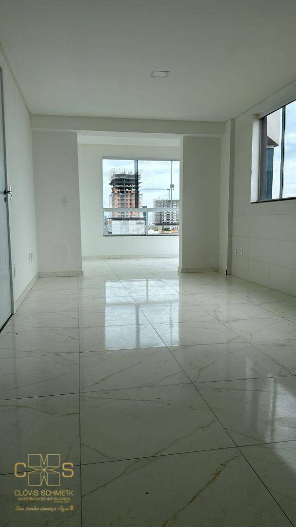 Apartamento à venda com 3 quartos, 130m² - Foto 19