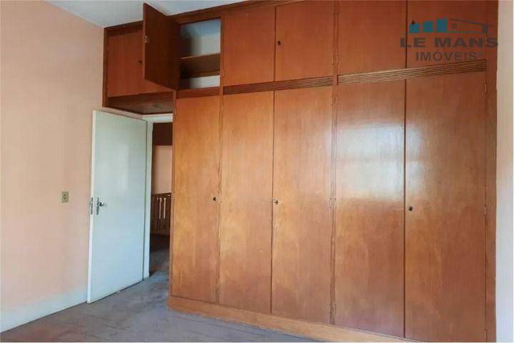 Casa para alugar com 3 quartos, 270m² - Foto 12