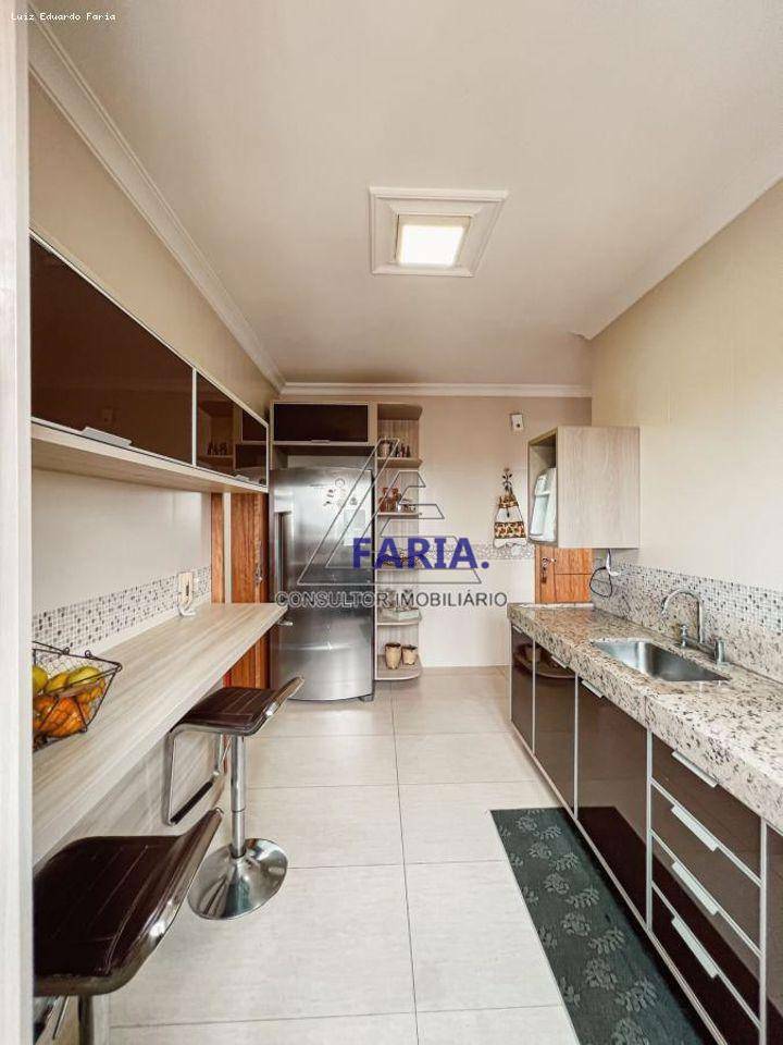 Apartamento à venda com 4 quartos, 213m² - Foto 5