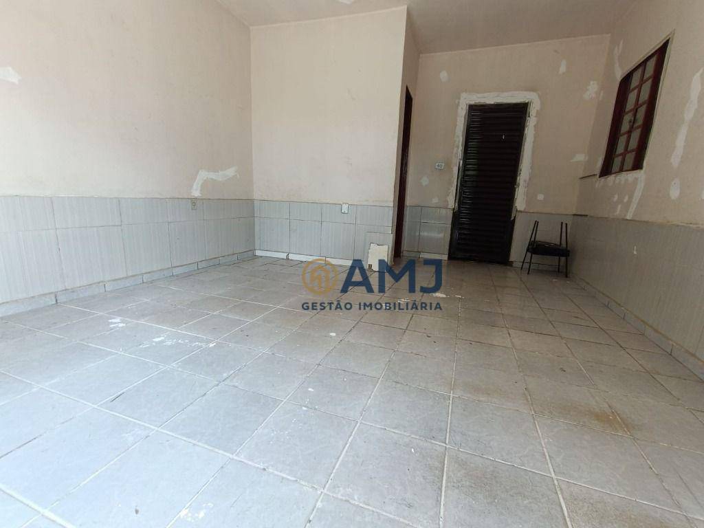 Casa à venda com 2 quartos, 220m² - Foto 18