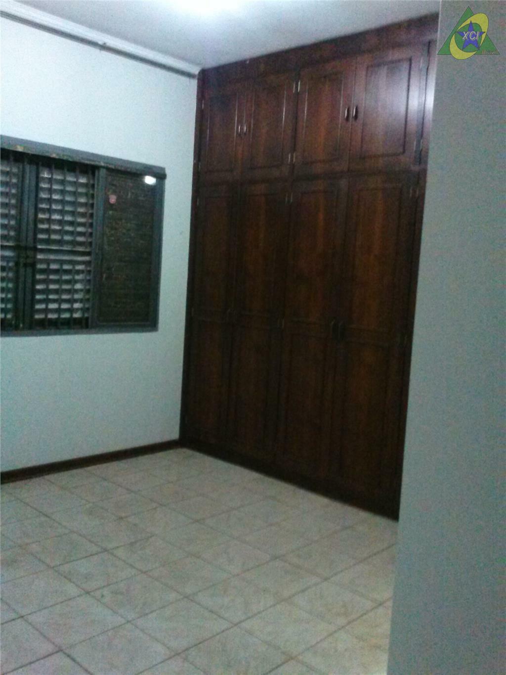 Casa à venda com 1 quarto, 250m² - Foto 13