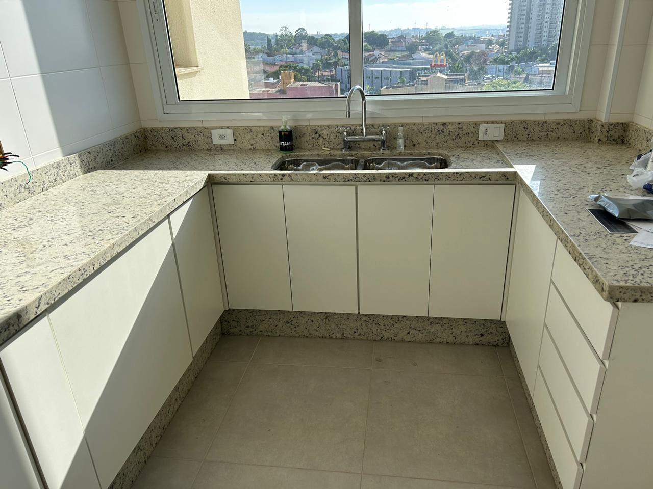 Apartamento à venda com 3 quartos, 162m² - Foto 4