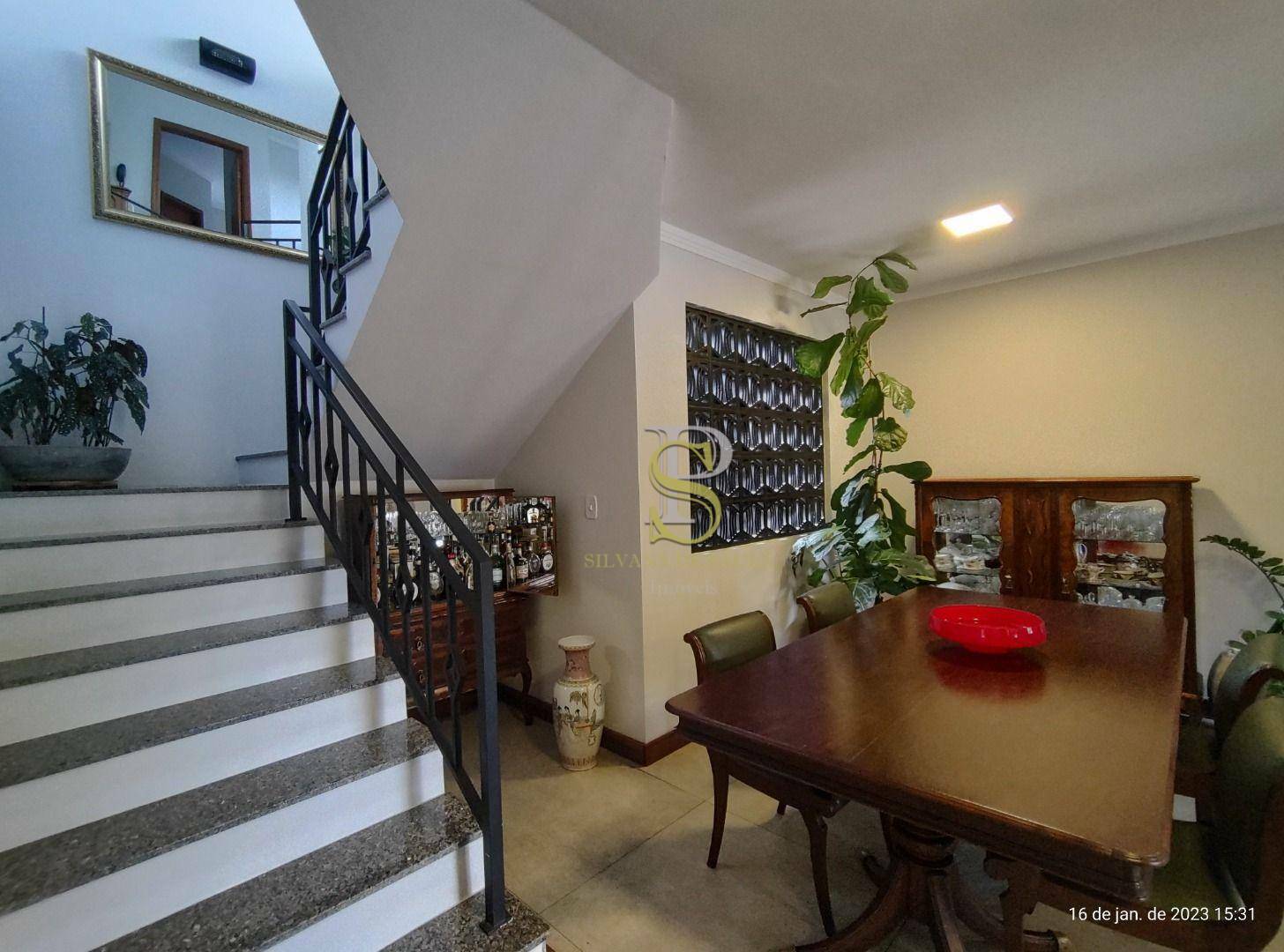 Casa para alugar com 3 quartos, 260m² - Foto 11