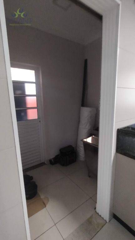 Sobrado à venda e aluguel com 3 quartos, 147m² - Foto 11