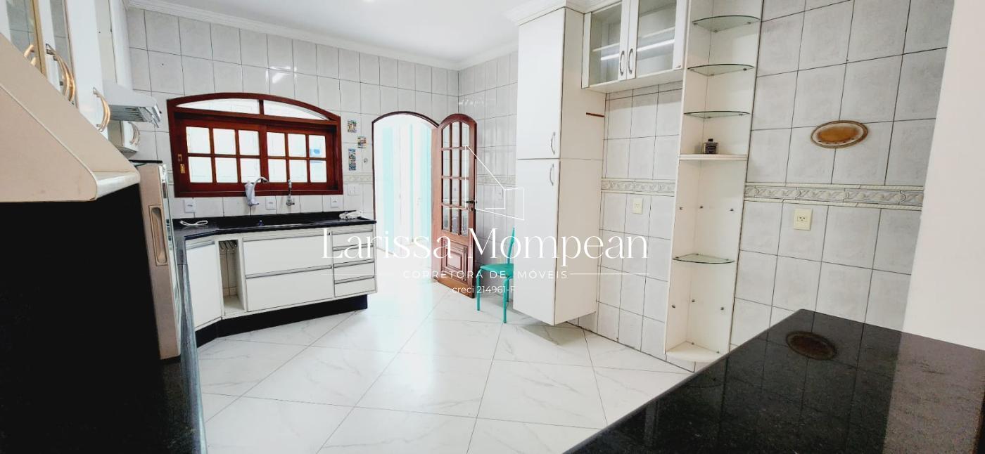 Casa à venda com 3 quartos, 320m² - Foto 28