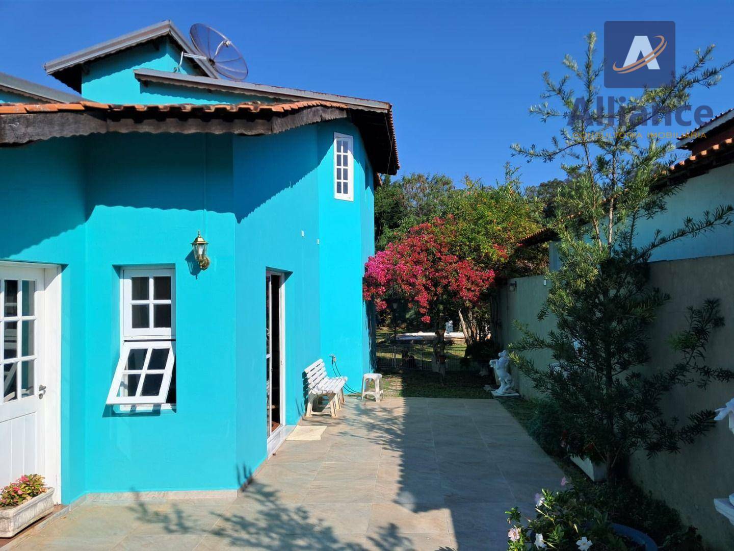 Chácara à venda com 4 quartos, 331m² - Foto 4
