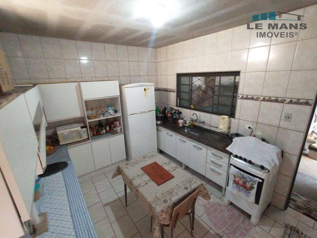 Casa à venda com 4 quartos, 136m² - Foto 8