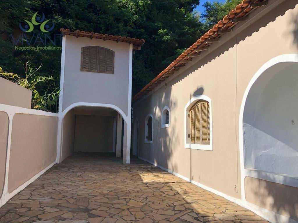 Casa à venda com 3 quartos, 270M2 - Foto 1