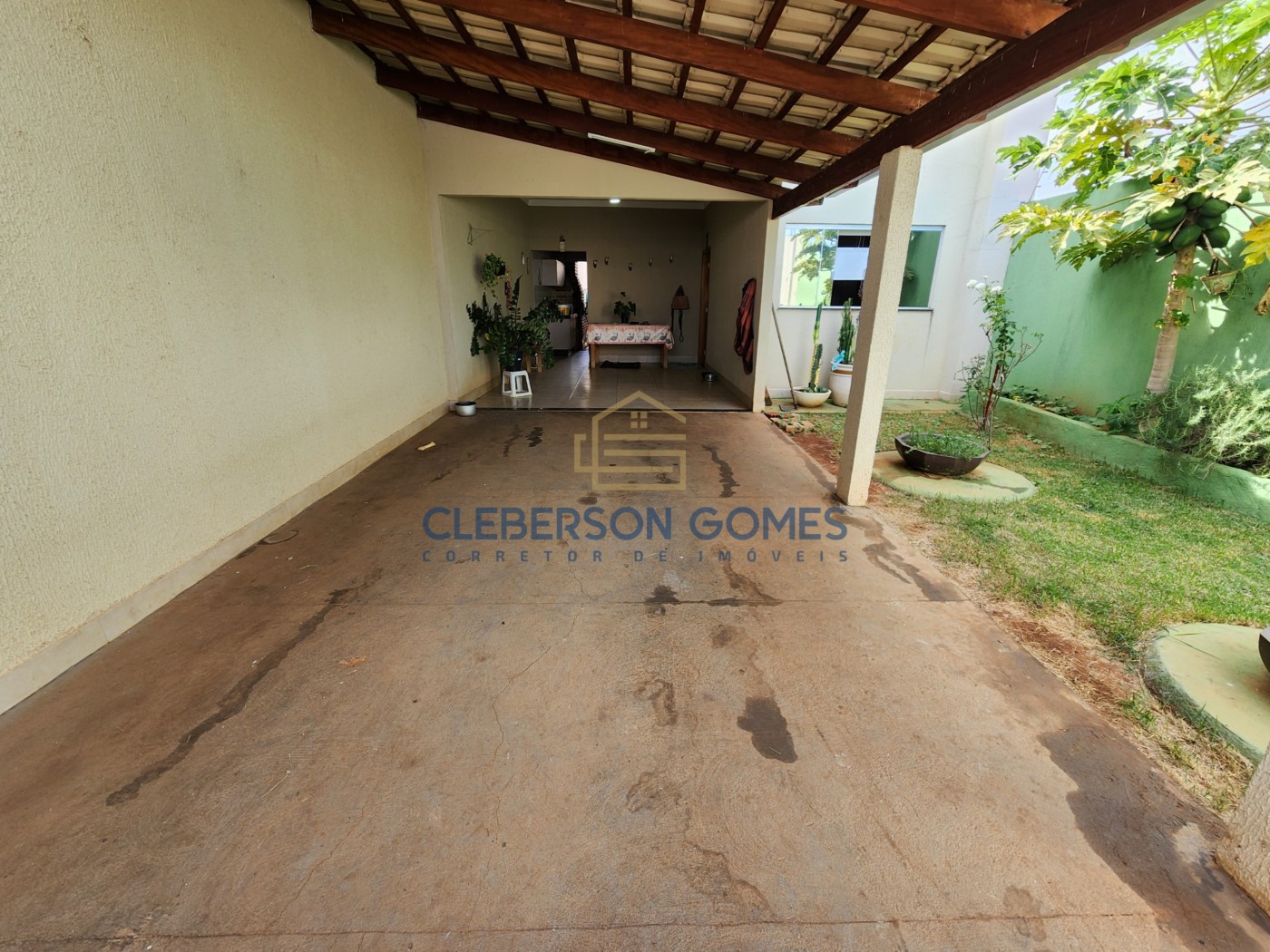 Casa à venda com 3 quartos, 201m² - Foto 3