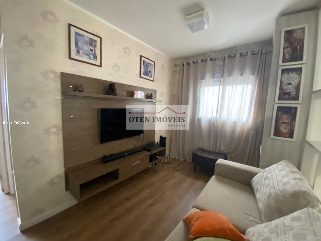 Apartamento à venda com 2 quartos, 70m² - Foto 2