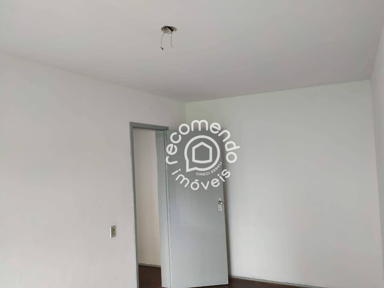 Apartamento à venda com 2 quartos, 61m² - Foto 12